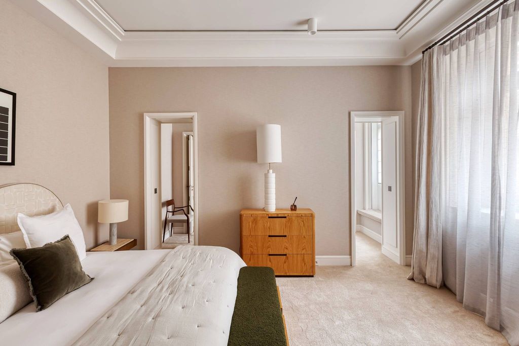 8 room luxury Flat for sale in Champs-Elysées, Madeleine, Triangle d’or, France6