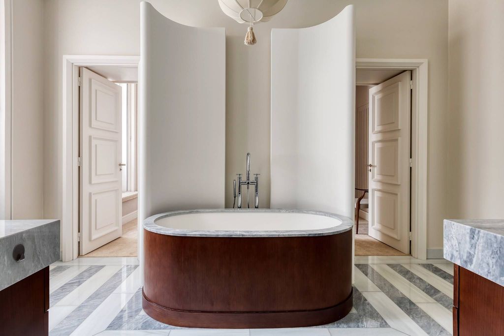 8 room luxury Flat for sale in Champs-Elysées, Madeleine, Triangle d’or, France7