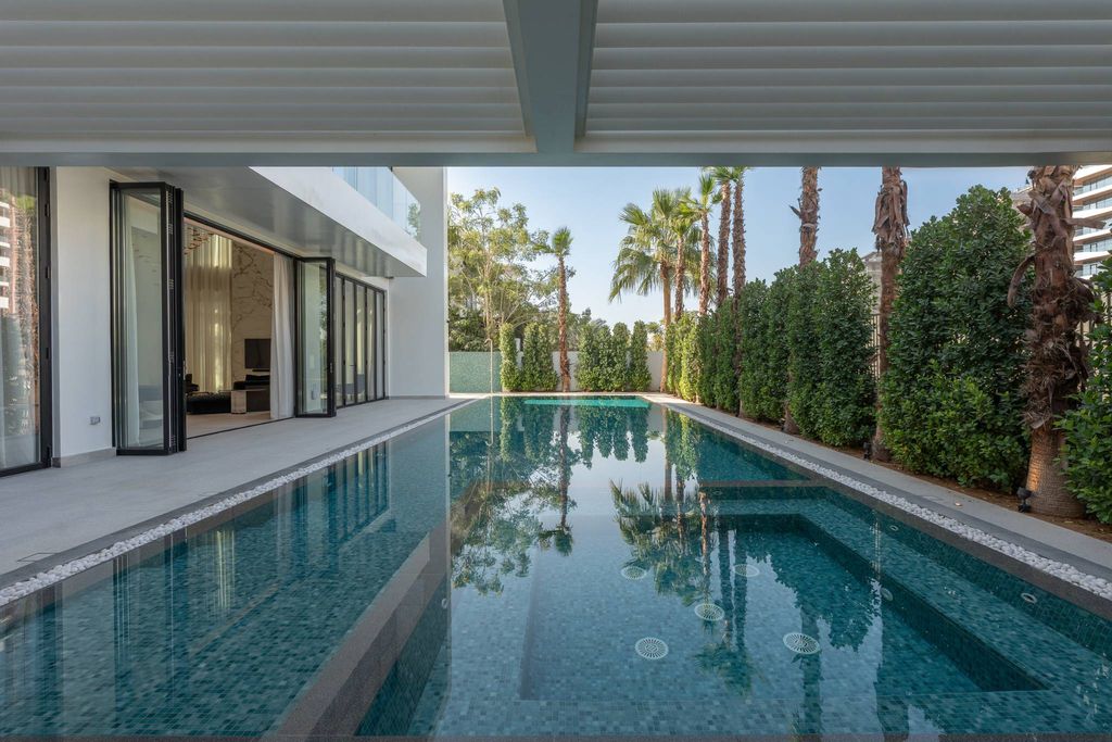 Luxury Villa for sale in Dubai4