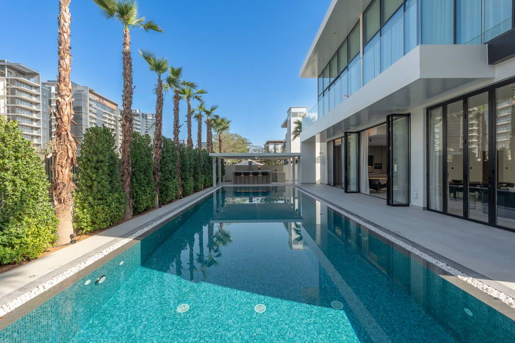 Luxury Villa for sale in Dubai5